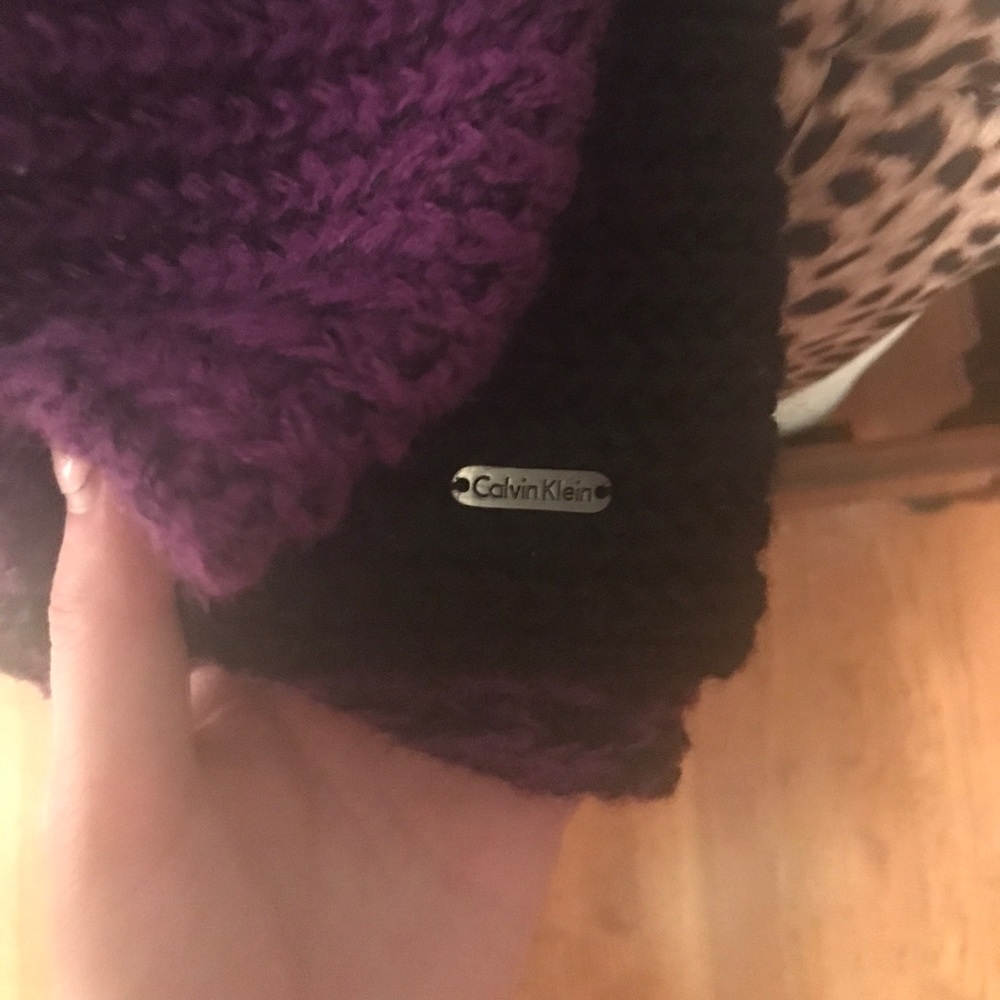 Calvin Klein Knit Infinity Loop Scarf - Picture 3 of 3